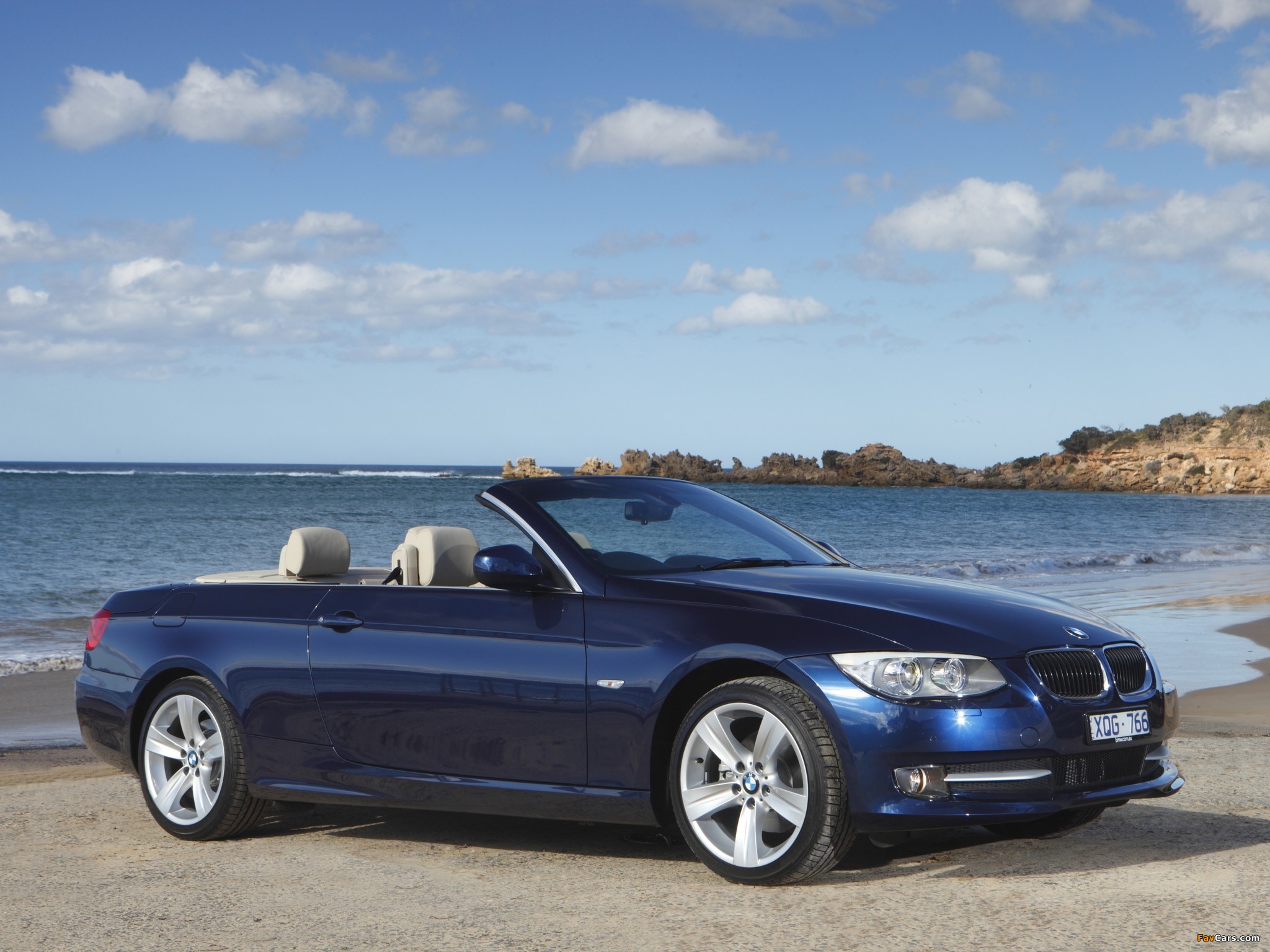 Photos of BMW 320d Cabrio AU-spec (E93) 2010 (2048 x 1536)