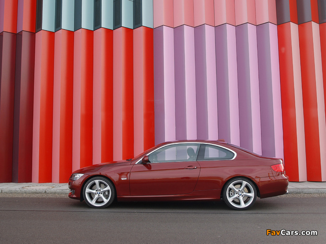 Photos of BMW 335i Coupe (E92) 2010 (640 x 480)