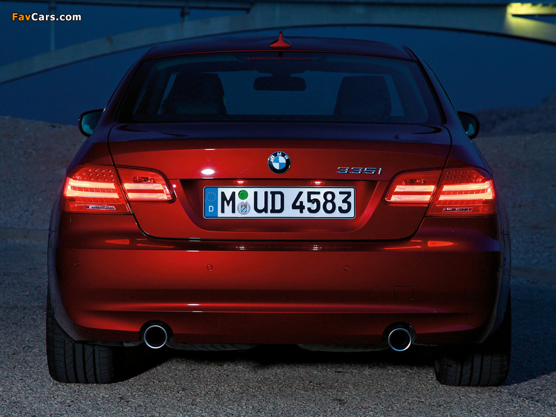 Photos of BMW 335i Coupe (E92) 2010 (800 x 600)
