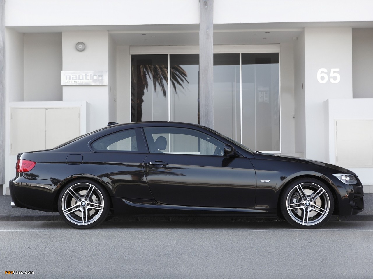 Photos of BMW 335i Coupe M Sports Package AU-spec (E92) 2010 (1280 x 960)