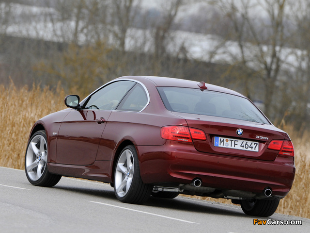 Photos of BMW 335i Coupe (E92) 2010 (640 x 480)