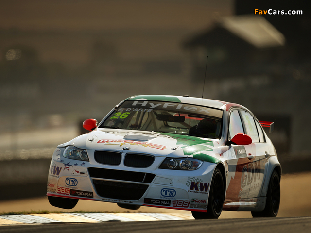 Photos of BMW 320 TC WTCC Sedan (E90) 2011 (640 x 480)