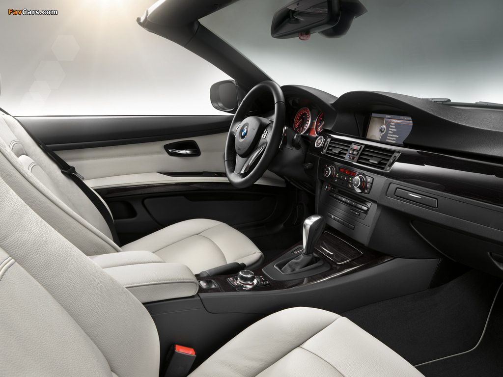 Photos of BMW 325i Cabrio Edition Exclusive (E93) 2011 (1024 x 768)
