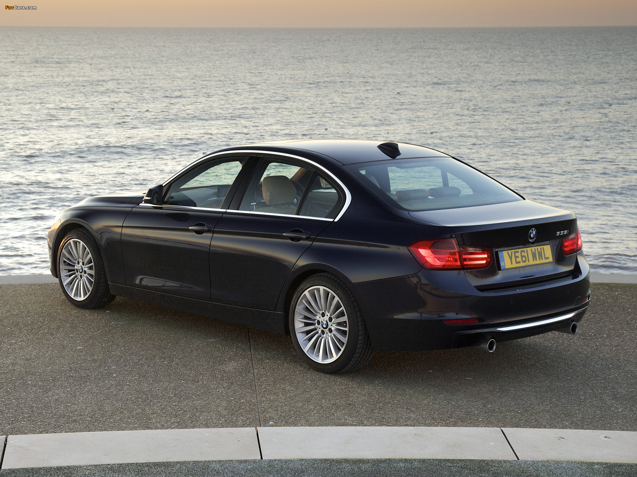 Photos of BMW 335i Sedan Luxury Line UK-spec (F30) 2012 (2048 x 1536)
