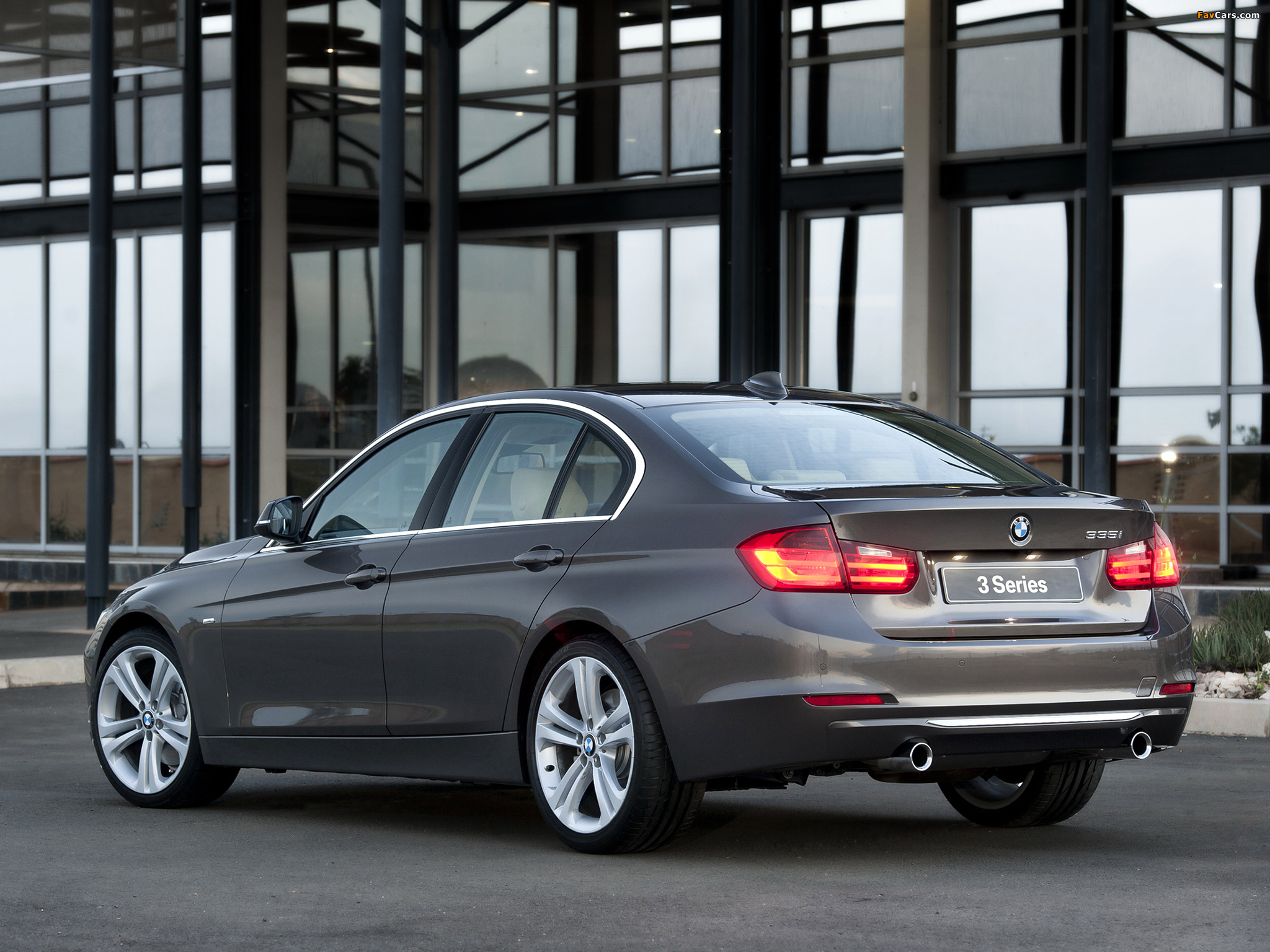 Photos of BMW 335i Sedan Luxury Line ZA-spec (F30) 2012 (2048 x 1536)