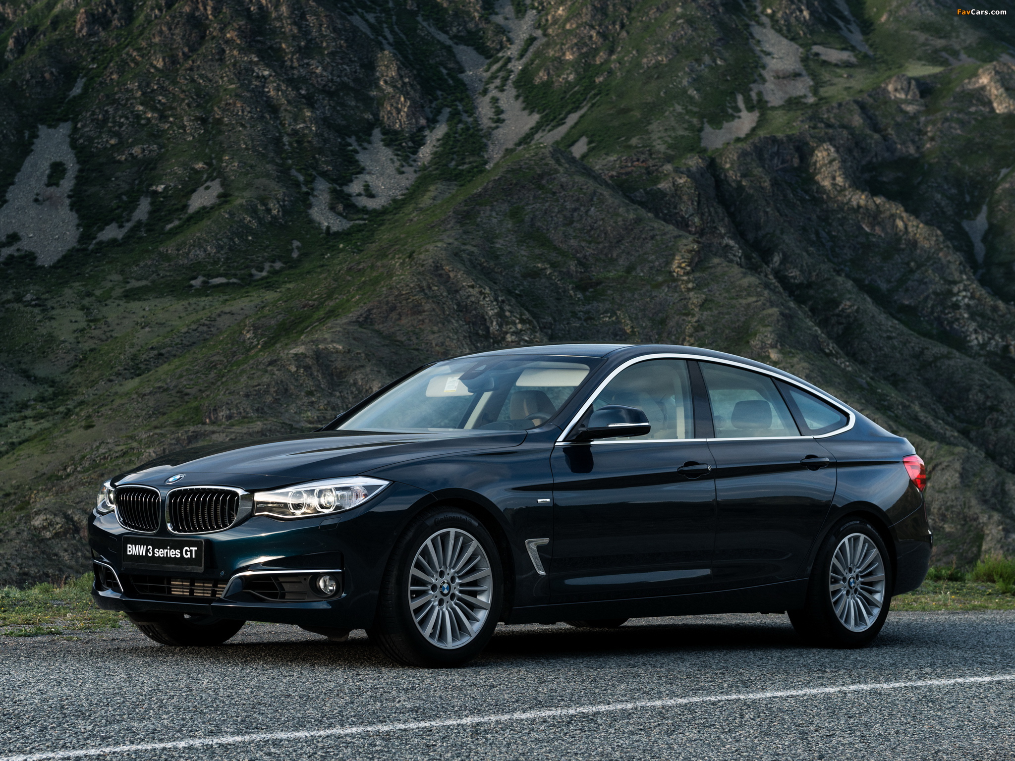 Photos of BMW 335i Gran Turismo Luxury Line (F34) 2013 (2048 x 1536)