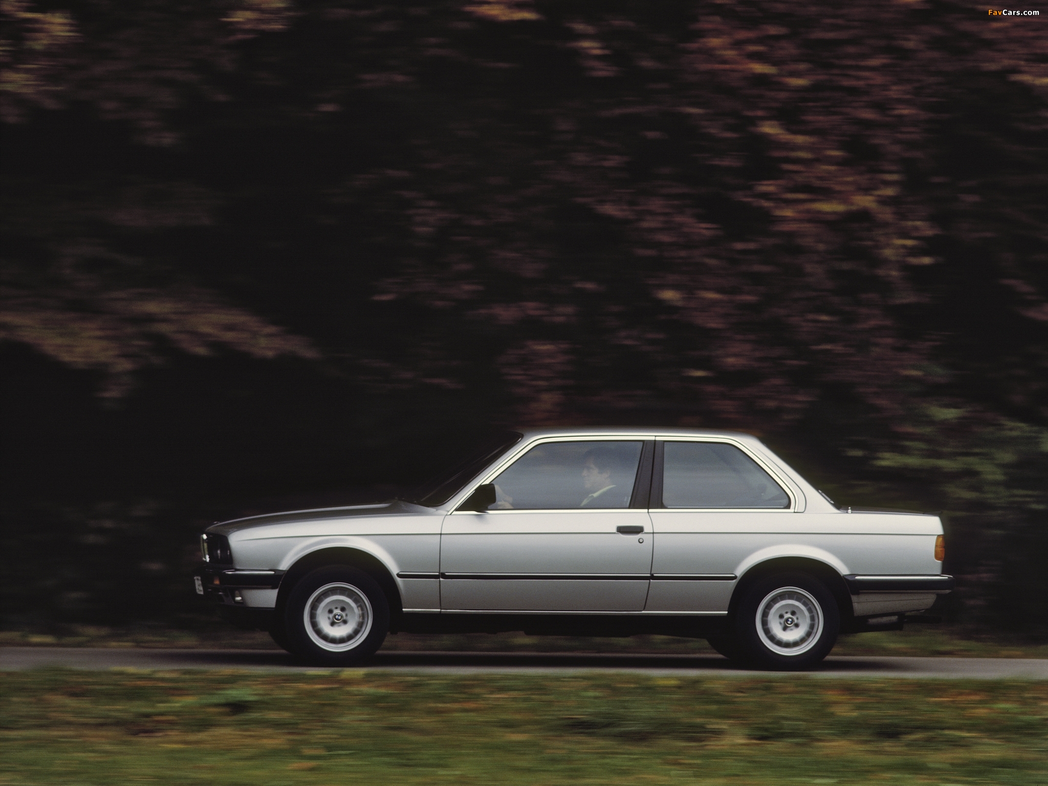 Photos of BMW 318i Coupe (E30) 1982–91 (2048 x 1536)