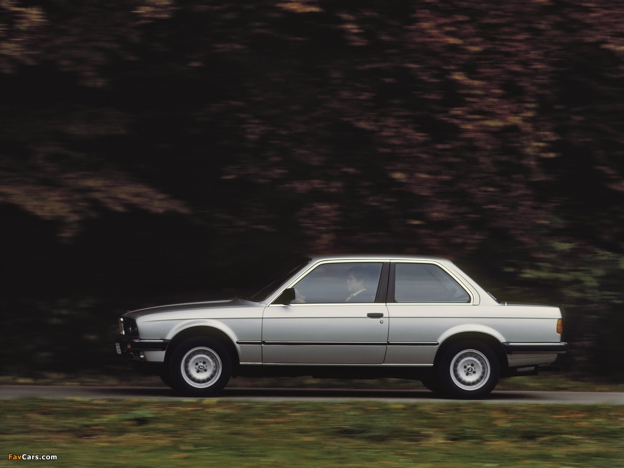 Photos of BMW 318i Coupe (E30) 1982–91 (1280 x 960)
