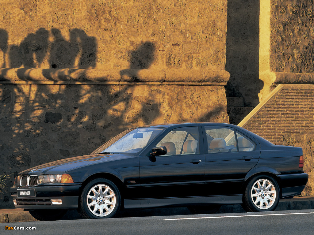 Pictures of BMW 328i Sedan (E36) 1995–98 (1024 x 768)