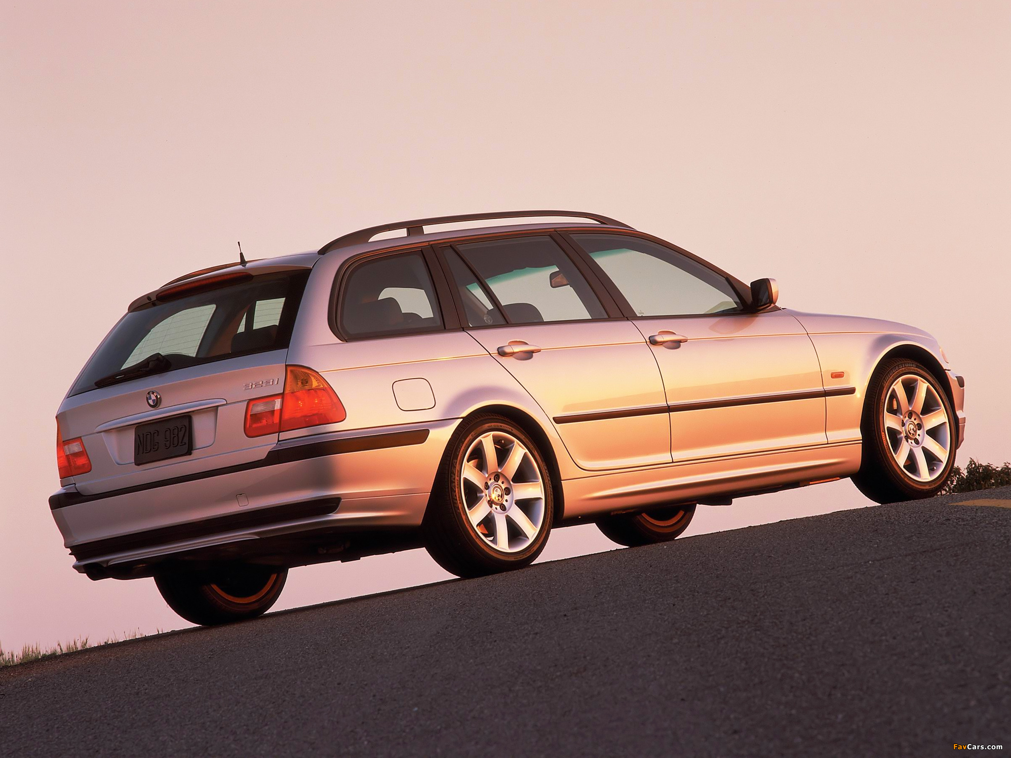 Pictures of BMW 323i Touring (E46) 1998–2000 (2048 x 1536)