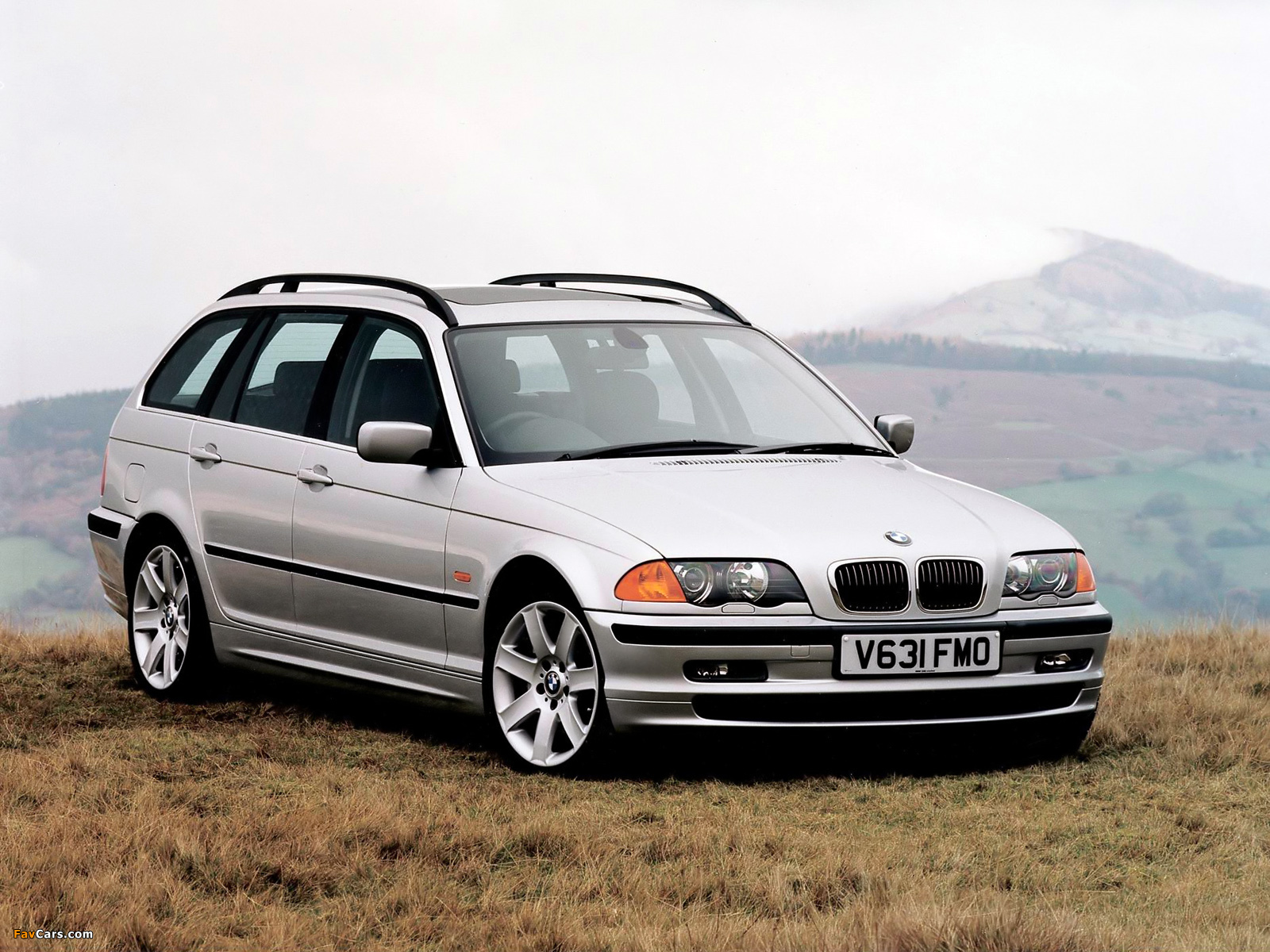 Pictures of BMW 328i Touring UK-spec (E46) 1999–2000 (1600 x 1200)