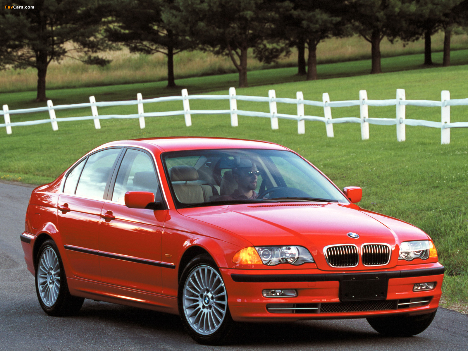 Pictures of BMW 330i Sedan US-spec (E46) 2000–01 (1600 x 1200)