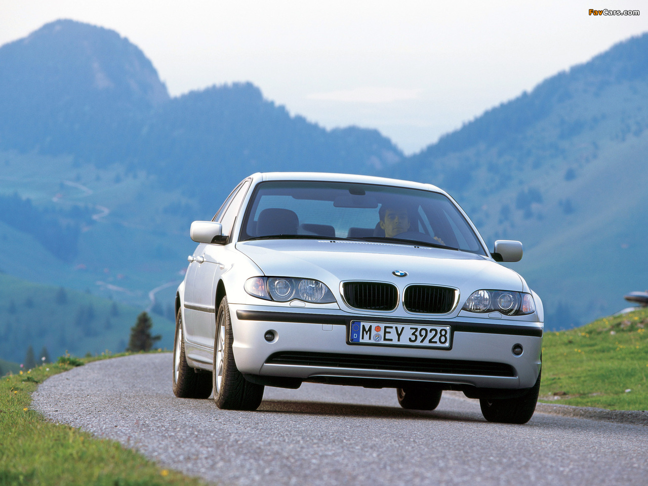 Pictures of BMW 318i Sedan (E46) 2001–05 (1280 x 960)