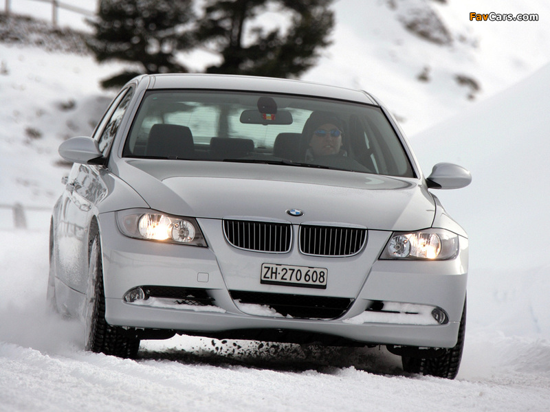 Pictures of BMW 330xi Sedan (E90) 2005–08 (800 x 600)