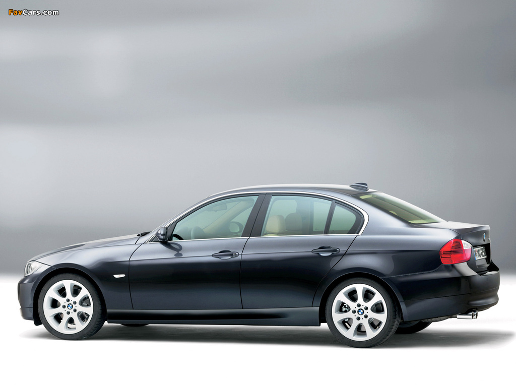 Pictures of BMW 330i Sedan (E90) 2005–08 (1024 x 768)