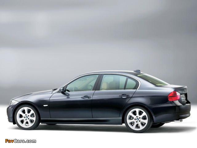 Pictures of BMW 330i Sedan (E90) 2005–08 (640 x 480)