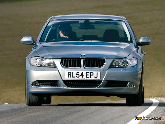 Pictures of BMW 320d Sedan UK-spec (E90) 2005–08 (640 x 480)