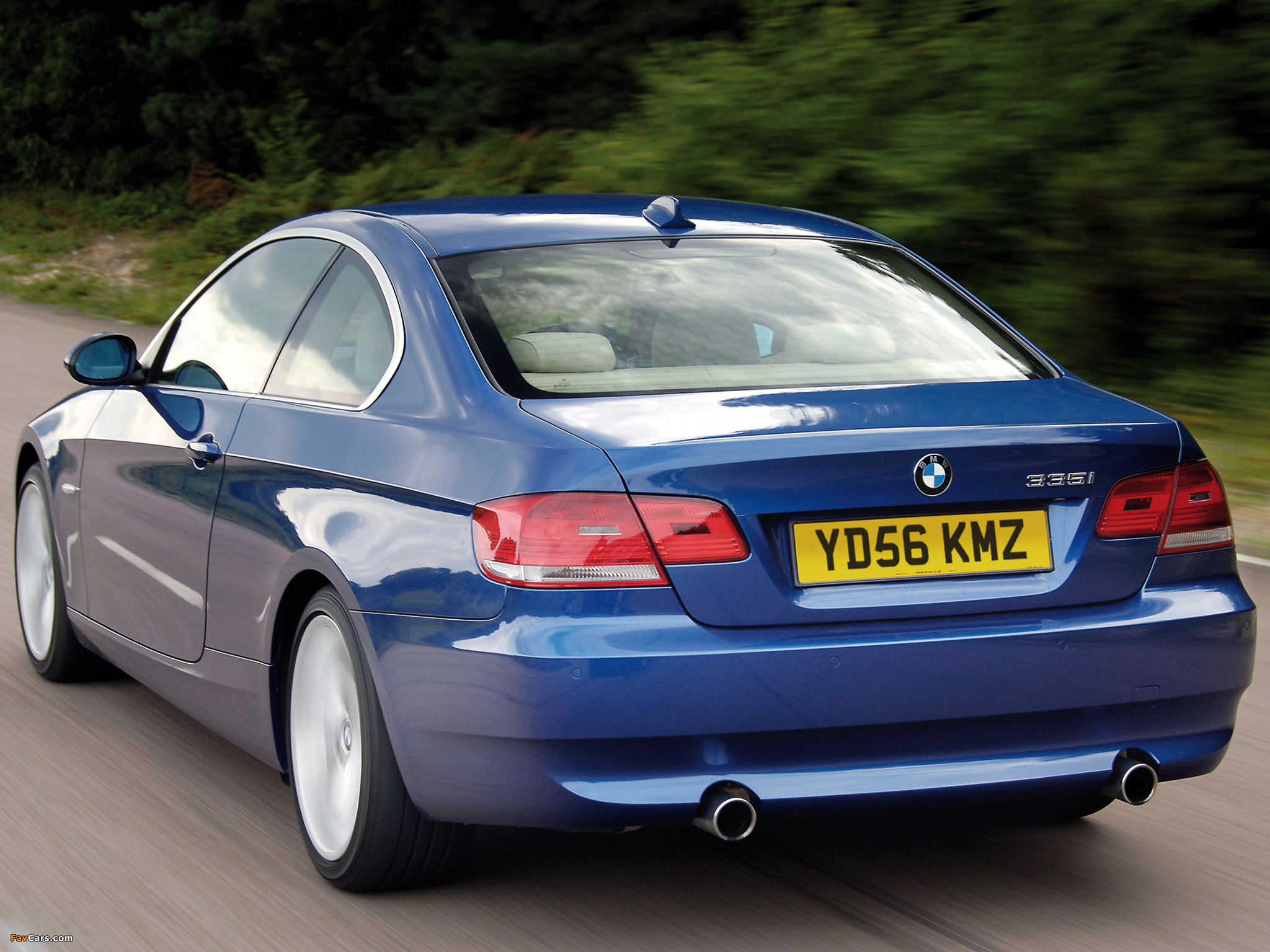 Pictures of BMW 335i Coupe UK-spec (E92) 2007–10 (2048 x 1536)