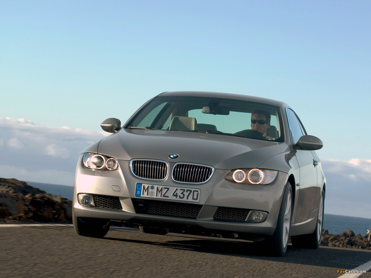 Pictures of BMW 335i Coupe (E92) 2007–10 (1280 x 960)