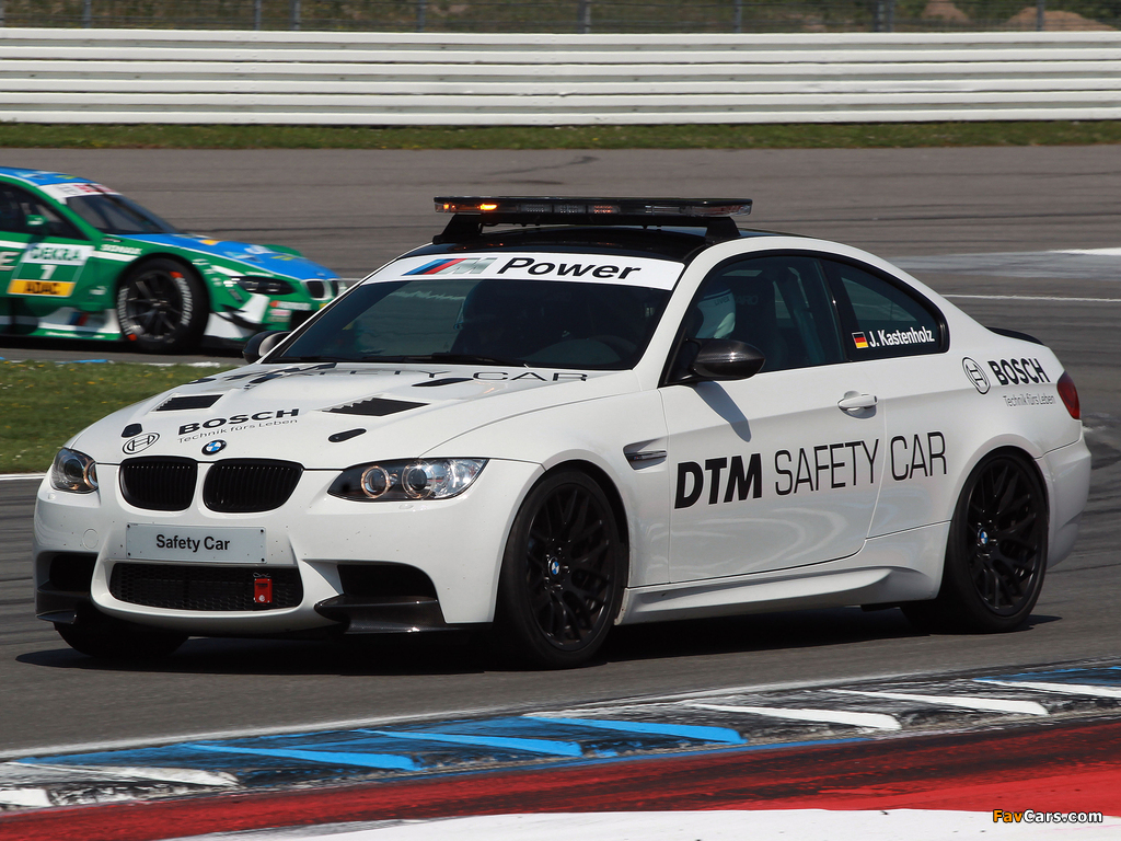 Pictures of BMW M3 Safety Car (E92) 2007–13 (1024 x 768)