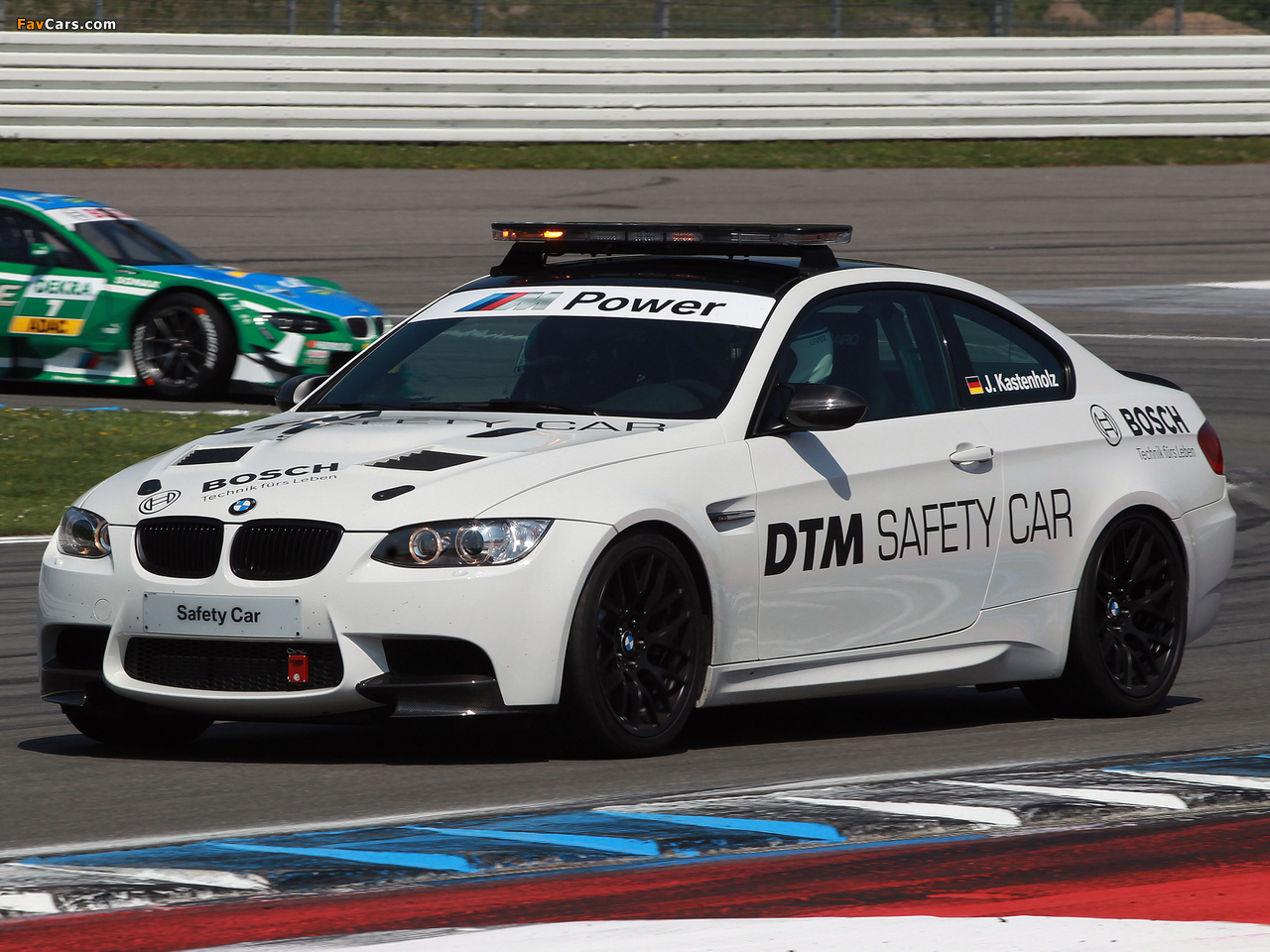 Pictures of BMW M3 Safety Car (E92) 2007–13 (1280 x 960)