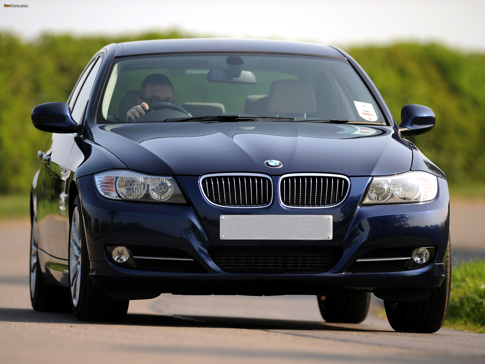 Pictures of BMW 320d Sedan UK-spec (E90) 2008–11 (2048 x 1536)