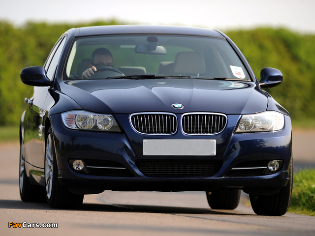 Pictures of BMW 320d Sedan UK-spec (E90) 2008–11 (640 x 480)