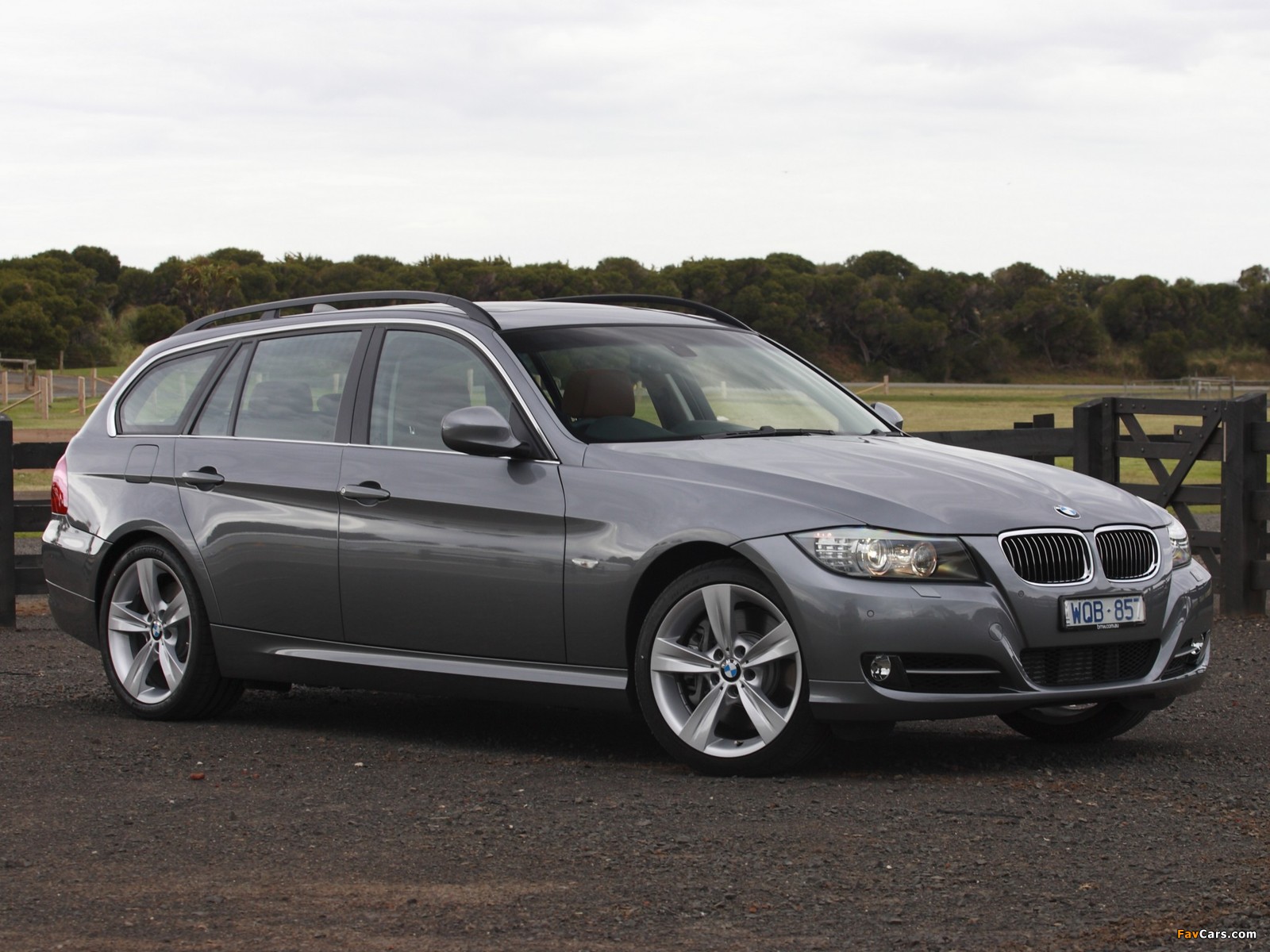 Pictures of BMW 335i Touring AU-spec (E91) 2008–12 (1600 x 1200)