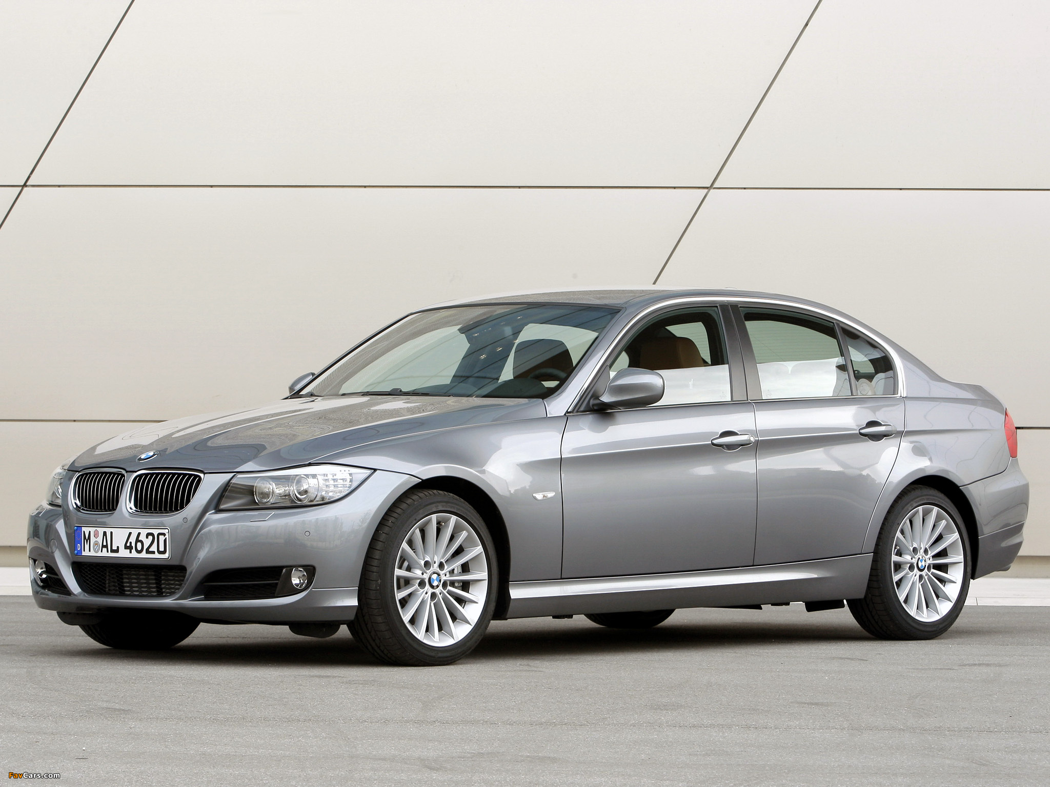 Pictures of BMW 330d Sedan (E90) 2008–11 (2048 x 1536)