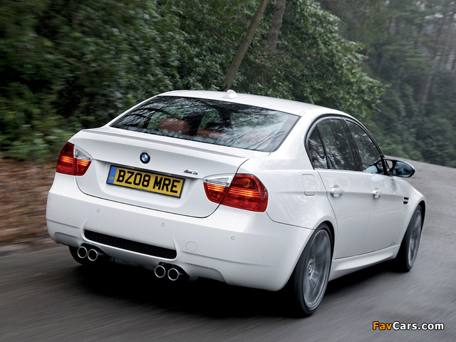 Pictures of BMW M3 Sedan UK-spec (E90) 2008–10 (640 x 480)