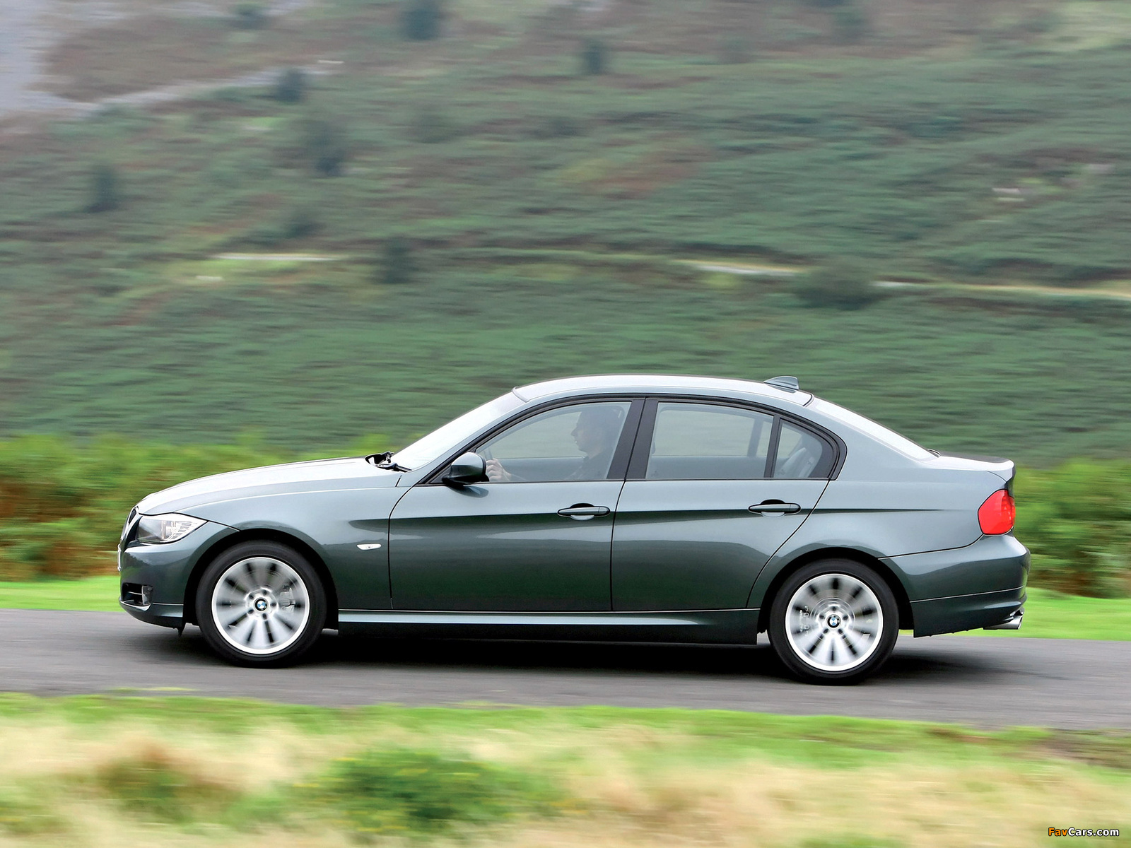 Pictures of BMW 320d Sedan UK-spec (E90) 2008–11 (1600 x 1200)