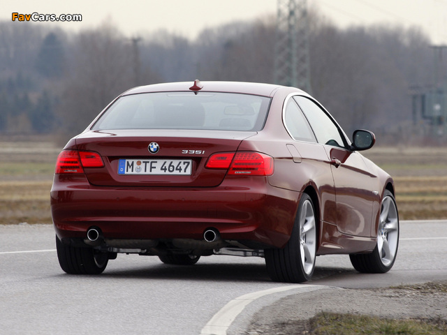 Pictures of BMW 335i Coupe (E92) 2010 (640 x 480)