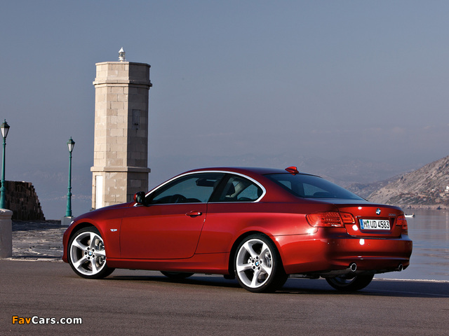 Pictures of BMW 335i Coupe (E92) 2010 (640 x 480)