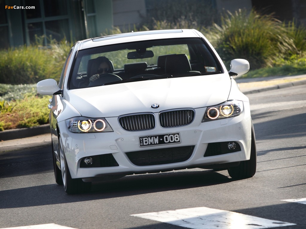 Pictures of BMW 325i Sedan M Sports Package AU-spec (E90) 2011 (1024 x 768)