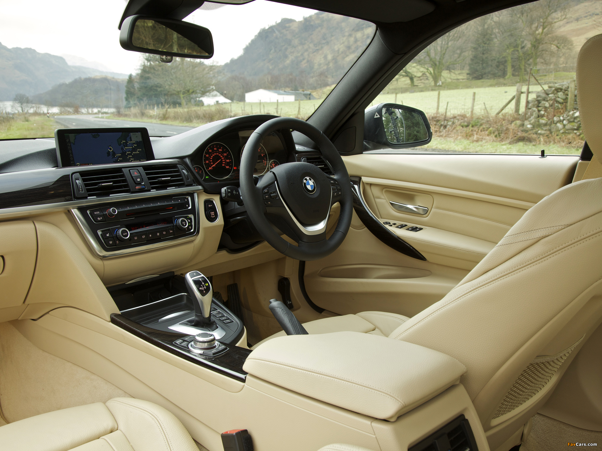 Pictures of BMW 335i Sedan Luxury Line UK-spec (F30) 2012 (2048 x 1536)