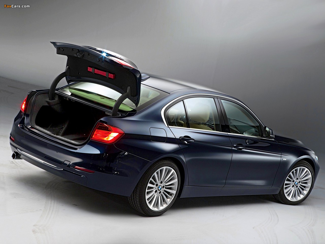 Pictures of BMW 320i Sedan Luxury Line (F30) 2012 (1280 x 960)