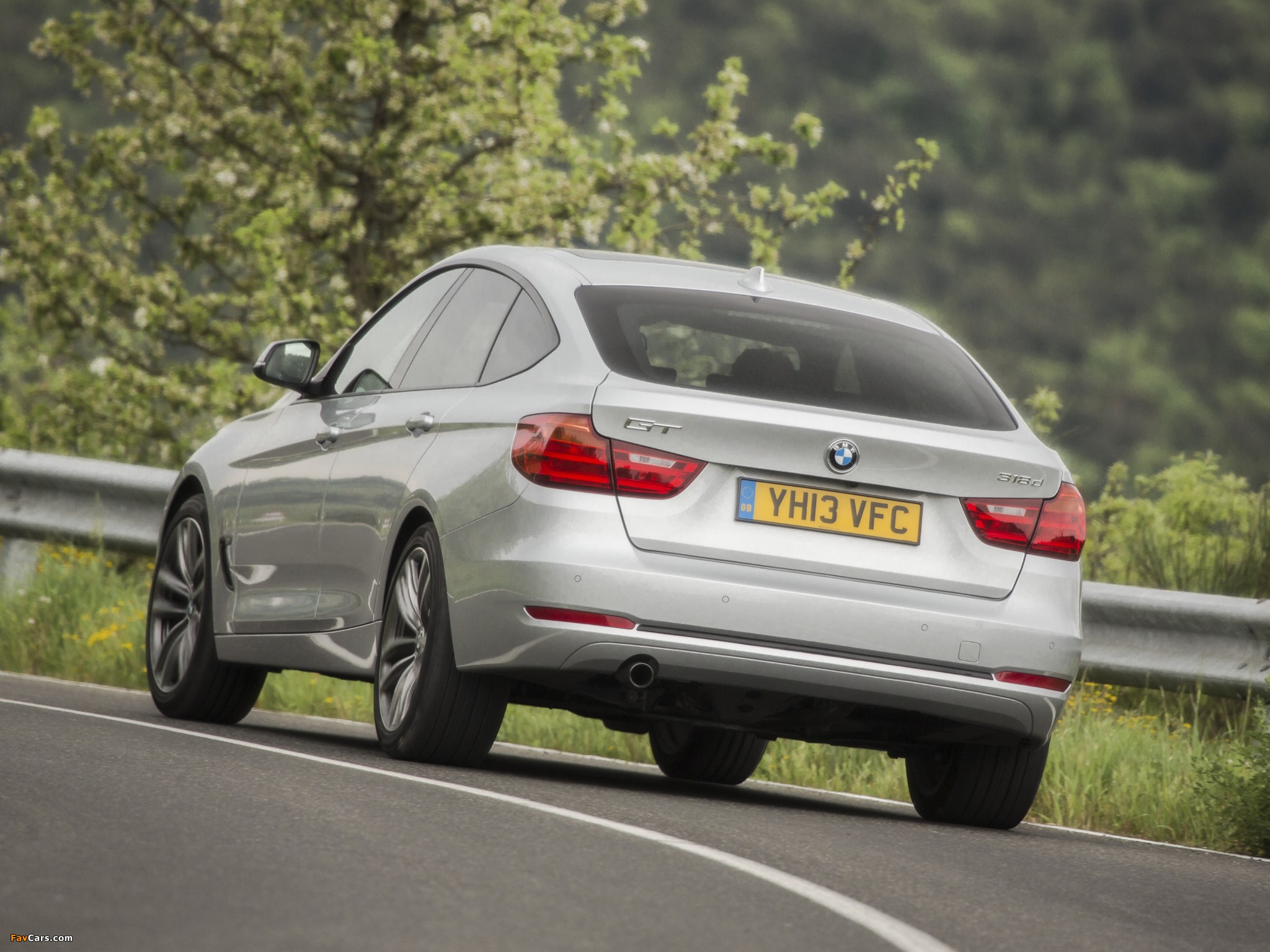 Pictures of BMW 318d Gran Turismo Sport Line UK-spec (F34) 2013 (2048 x 1536)