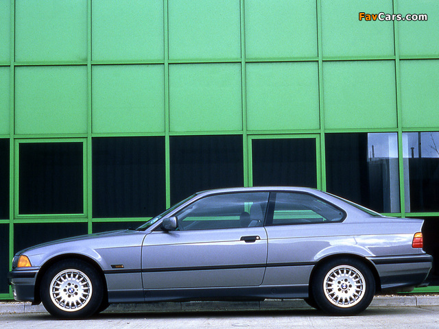 BMW 318is Coupe UK-spec (E36) 1991–99 wallpapers (640 x 480)