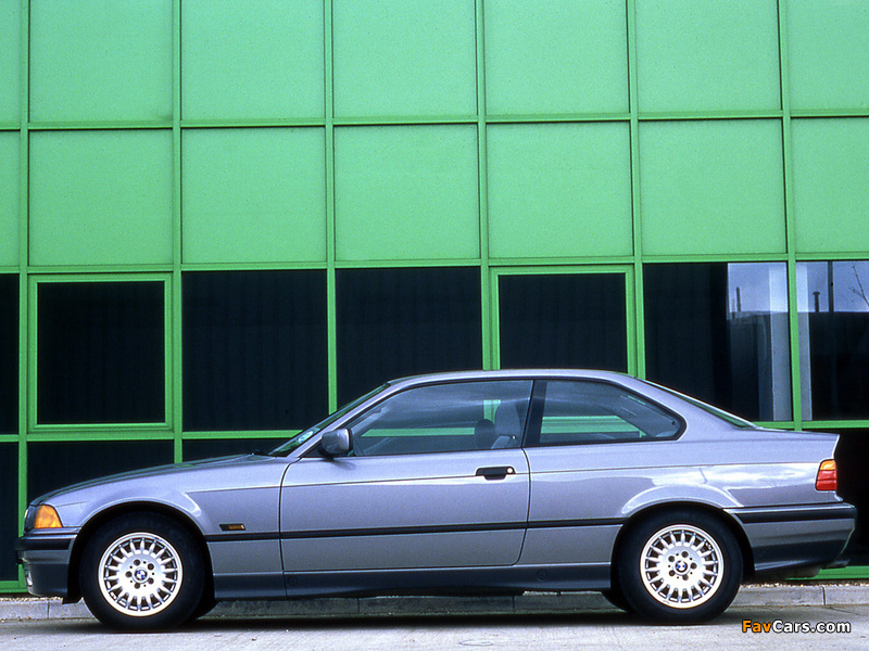 BMW 318is Coupe UK-spec (E36) 1991–99 wallpapers (800 x 600)