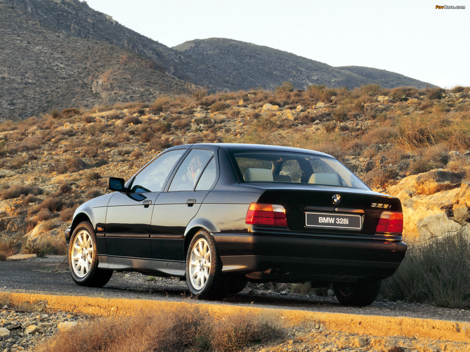 BMW 328i Sedan (E36) 1995–98 wallpapers (1600 x 1200)