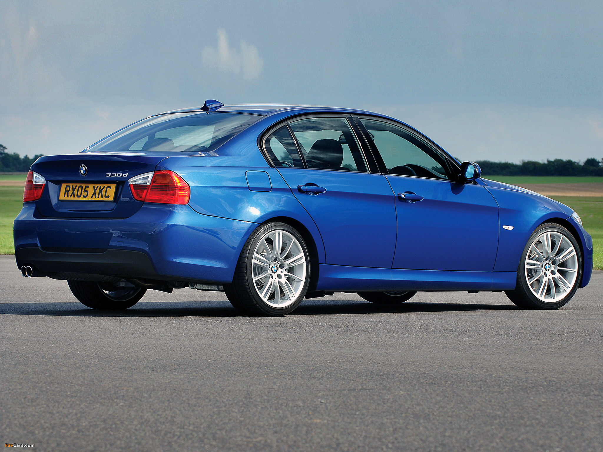 BMW 330d M Sports Package UK-spec (E90) 2006 wallpapers (2048 x 1536)