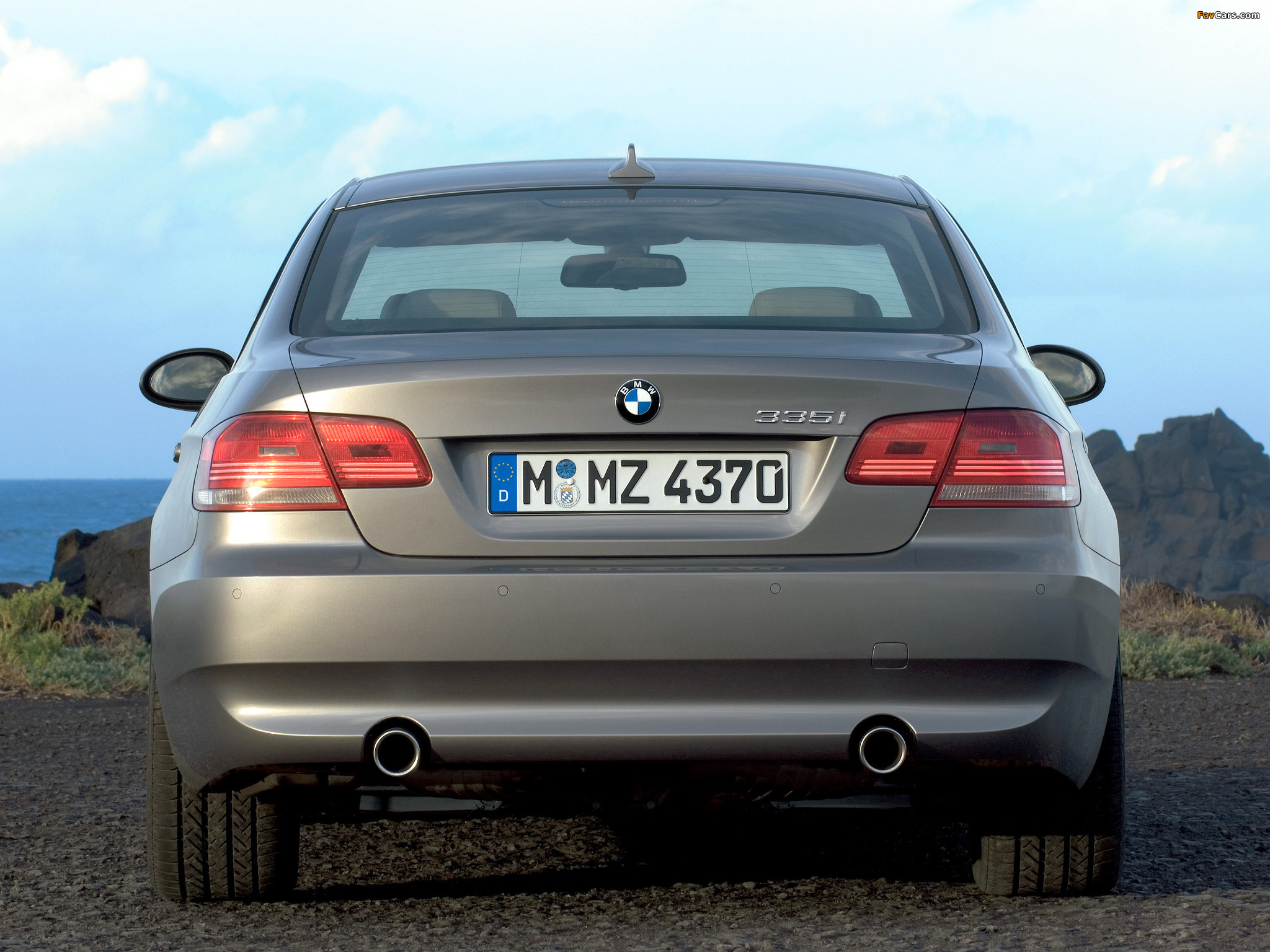 BMW 335i Coupe (E92) 2007–10 wallpapers (2048 x 1536)