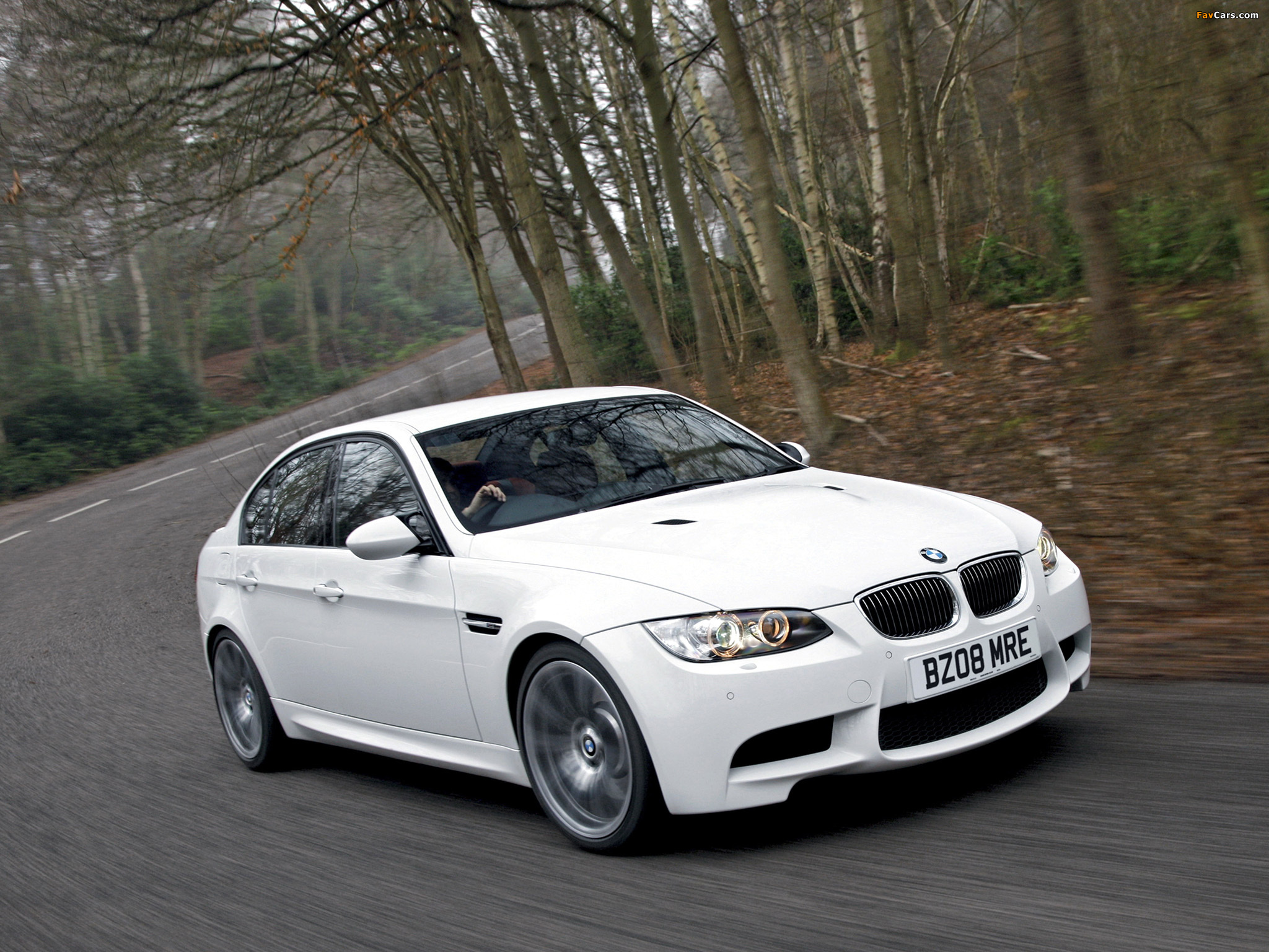 BMW M3 Sedan UK-spec (E90) 2008–10 wallpapers (2048 x 1536)