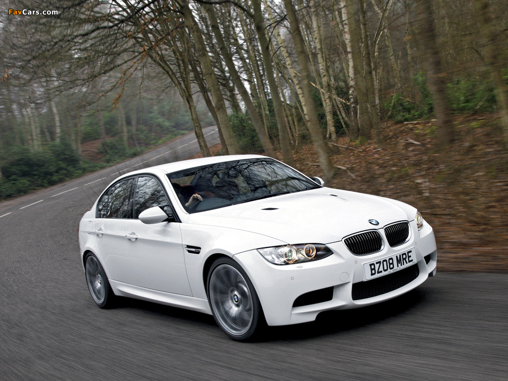 BMW M3 Sedan UK-spec (E90) 2008–10 wallpapers (1024 x 768)