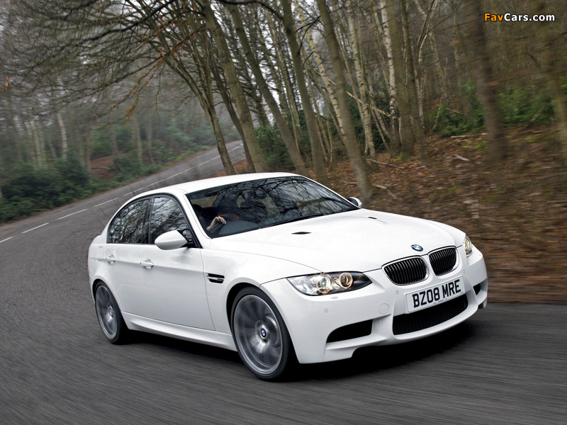 BMW M3 Sedan UK-spec (E90) 2008–10 wallpapers (800 x 600)