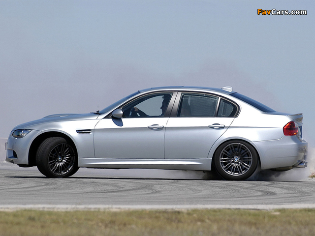 BMW M3 Sedan ZA-spec (E90) 2008–10 wallpapers (640 x 480)