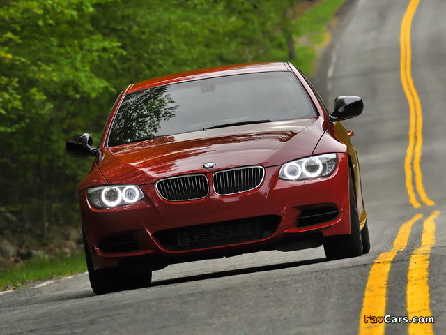 BMW 335is Coupe US-spec (E92) 2010 wallpapers (640 x 480)