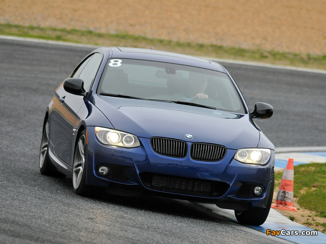 BMW 335is Coupe US-spec (E92) 2010 wallpapers (640 x 480)