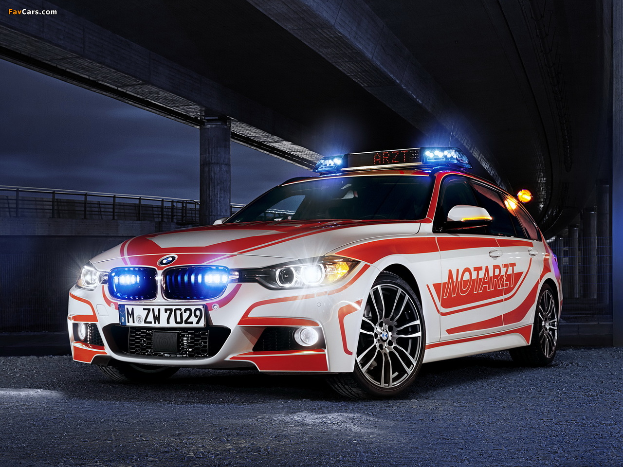 BMW 3 Series Touring M Sports Package Notarzt (F31) 2013 wallpapers (1280 x 960)