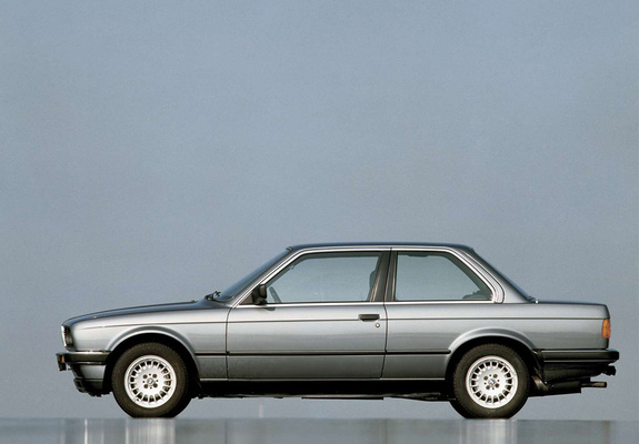 BMW 318i Coupe (E30) 1982–91 wallpapers